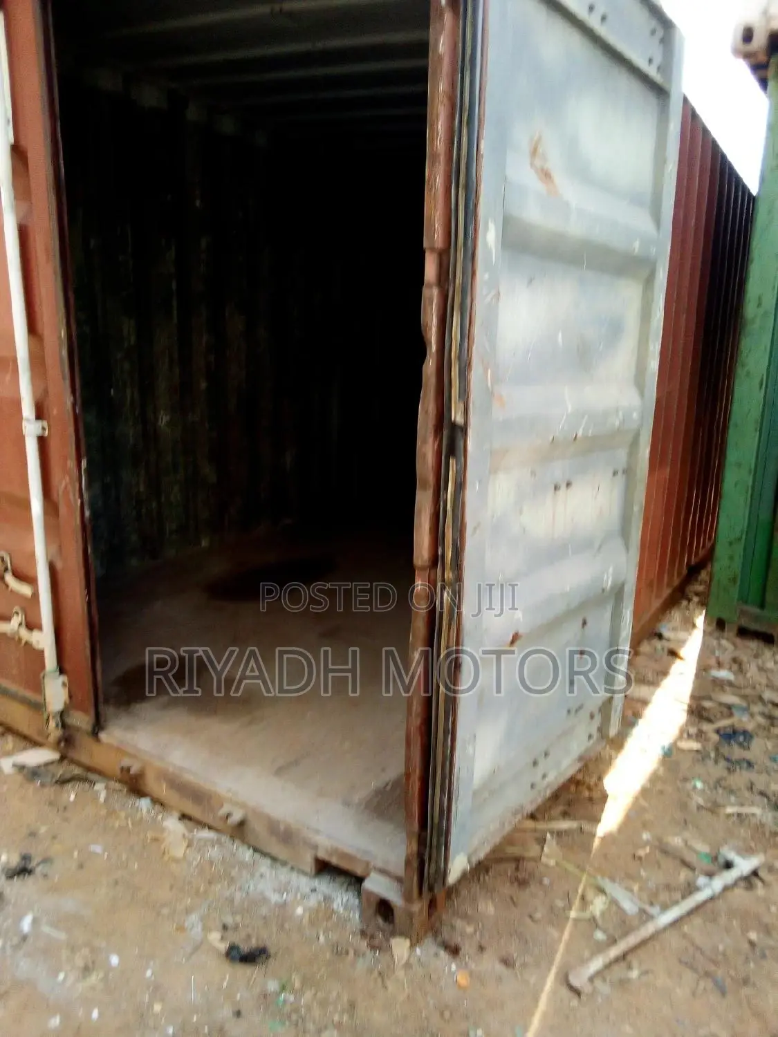 Shipping Containers 20ft