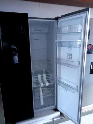Hisense 670L Side by Side Fridge