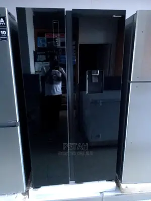Hisense 670L Side by Side Fridge