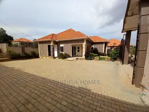 Furnished 4bdrm House in Gated Estate Tarmack, Kira for Sale