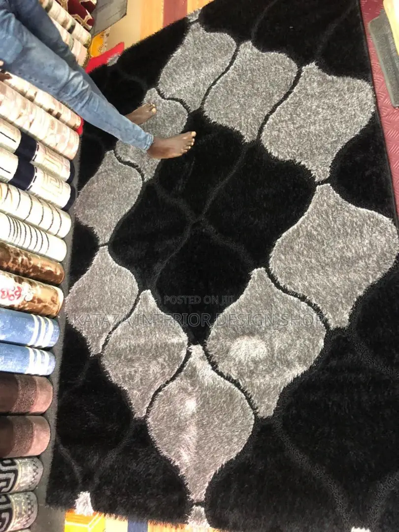 Shaggy Center Carpet