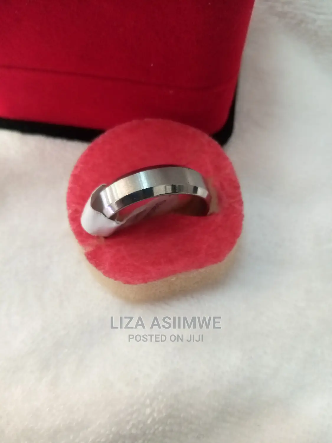 Silver Wedding Rings Available for the Men