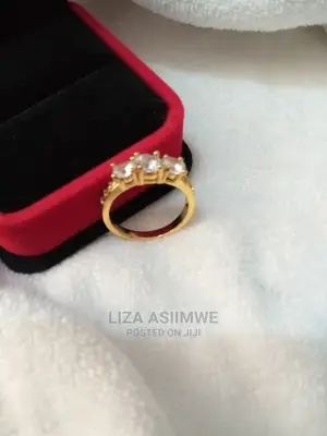 Quality Engagement Rings Available With the Box as Well