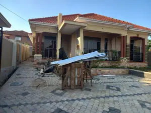 Furnished 4bdrm House in Kira Posh for Sale