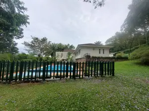 5bdrm Bungalow in Mbuya, Central Division for Rent