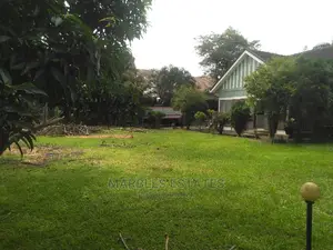 4bdrm Bungalow in Bugolobi, Central Division for Sale