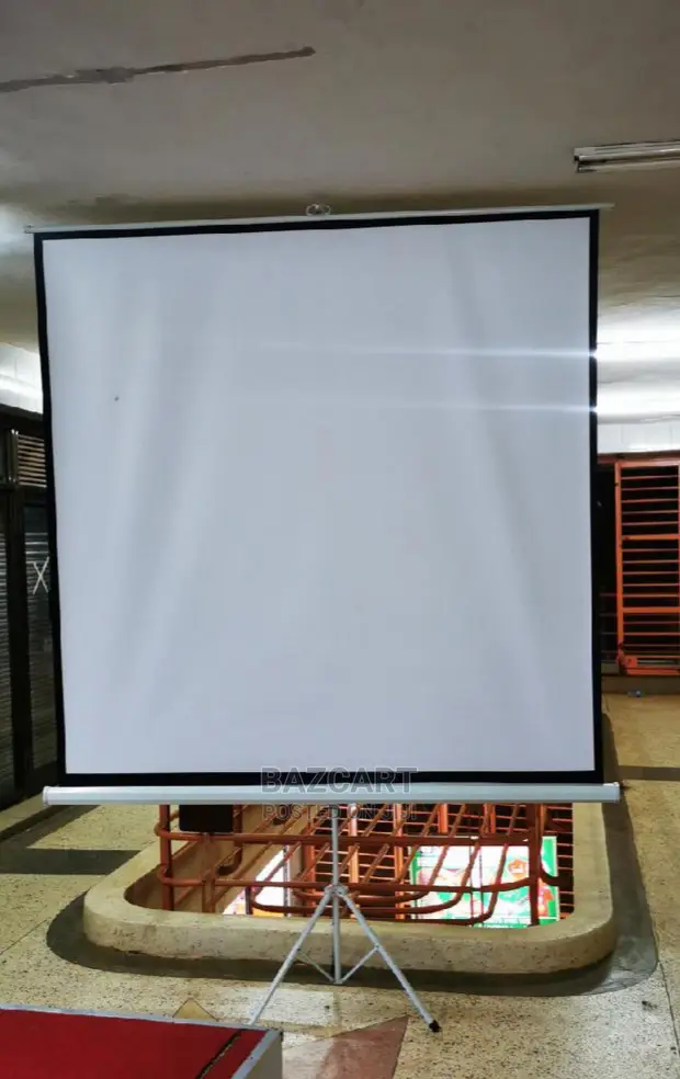 Projector Screen With Tripod