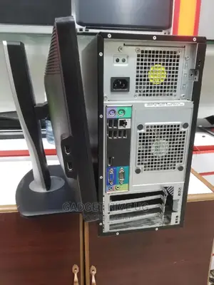 Desktop Computer Dell 4GB Intel Core I3 1T