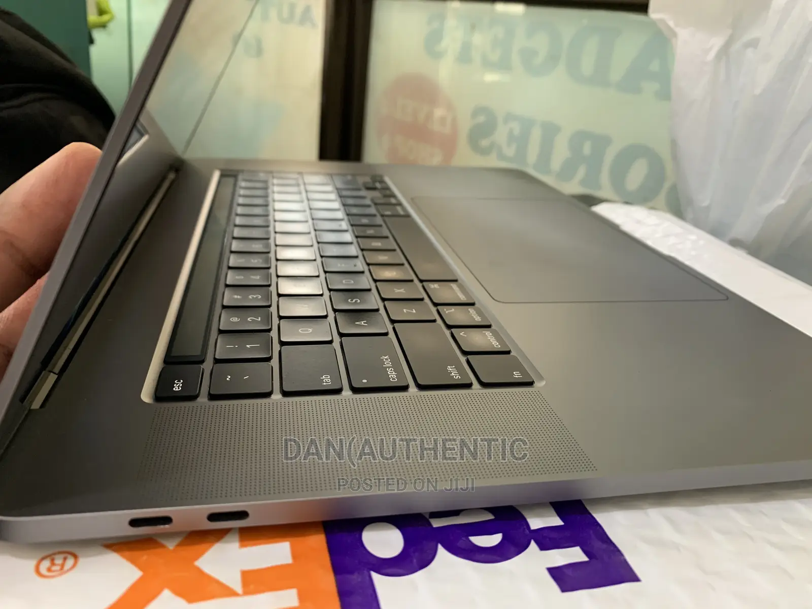 Laptop Apple MacBook Pro 2019 16GB Intel Core I7 SSD 512GB