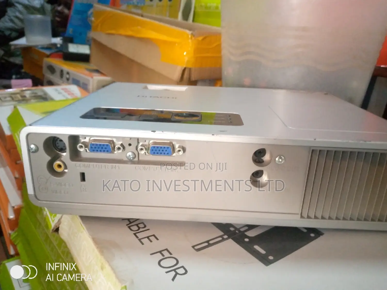 Hitachi Projector