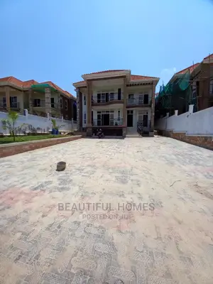 Furnished 6bdrm Mansion in Kira Tarmack for Sale