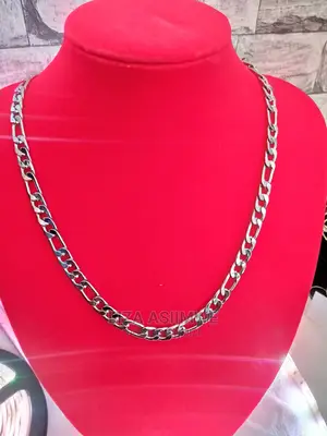 Nice and Authentic Chains Available for Both