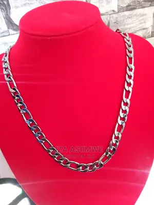 Quality Chains Available for Both Men and Women