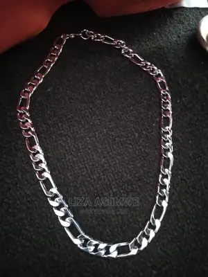 Men's Quality Chain's Available