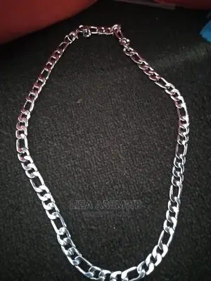 Men's Quality Chains Available