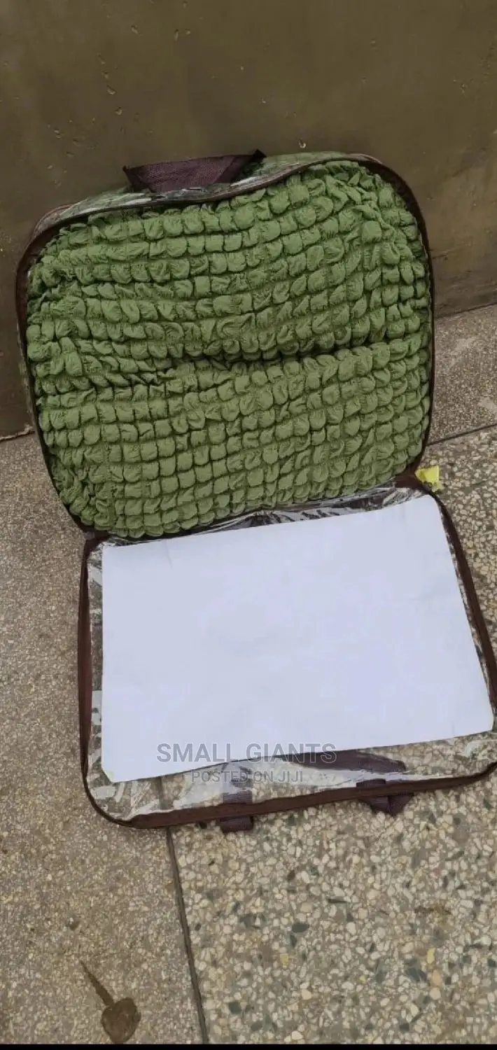 3.1.1 Sofa Covers Green