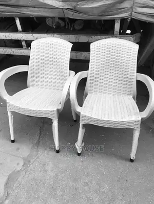 Plastic Chairs With Steel Stands