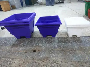 Plastic Squared Flower Pots