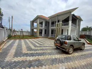 Furnished 6bdrm Mansion in Kkwatule, Central Division for Sale