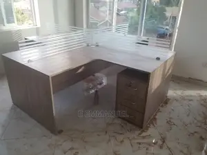 4 Seater Work Station