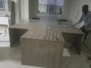4 Seater Work Station