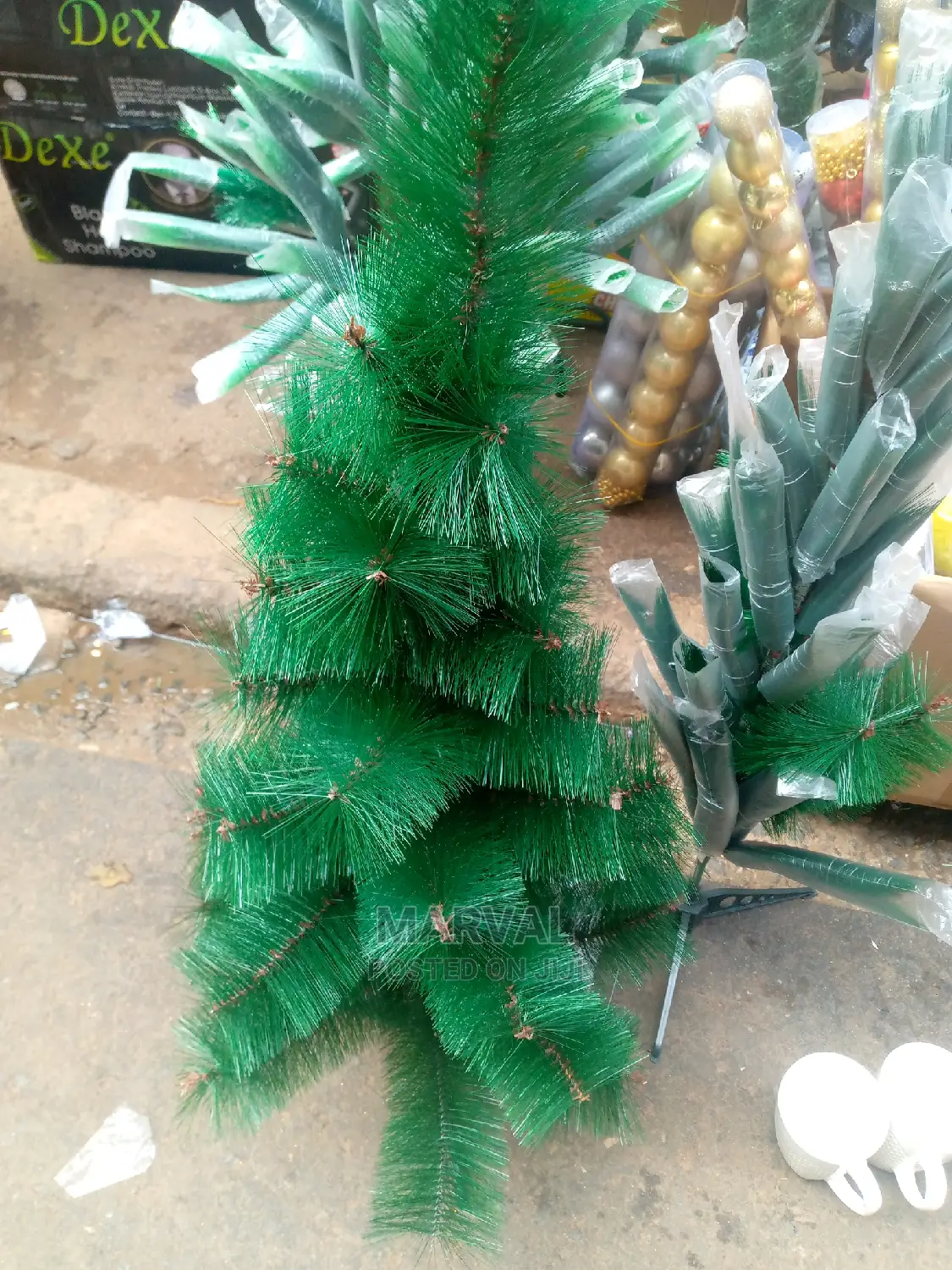 Christmas Pine Tree (0.9M)