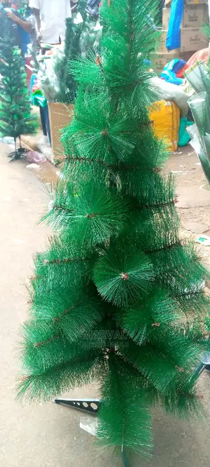 Christmas Pine Tree (0.9M)
