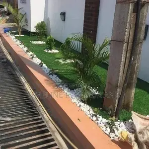 Artificial Grass Specialist.