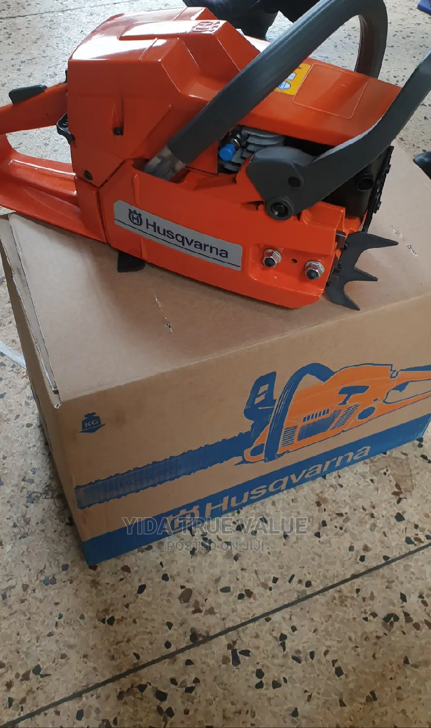Brazil Husquarna 272 Chain Saw