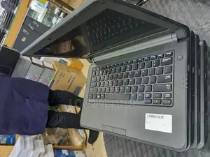 Laptop Dell Latitude 3330 4GB Intel Core I5 HDD 500GB