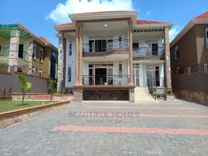 Furnished 6bdrm Mansion in Tarmack, Kira for Sale