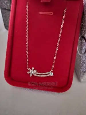 Simple Rose Gold Necklaces Available With the Gift Box