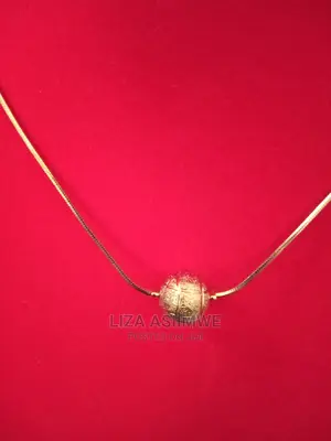 Simple Lady Necklace Available