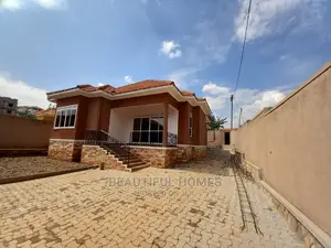 Furnished 4bdrm Bungalow in Kira Tarmack for Sale