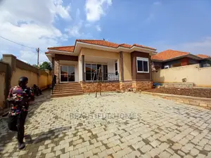Furnished 4bdrm House in Corporate Estate, Kira for Sale
