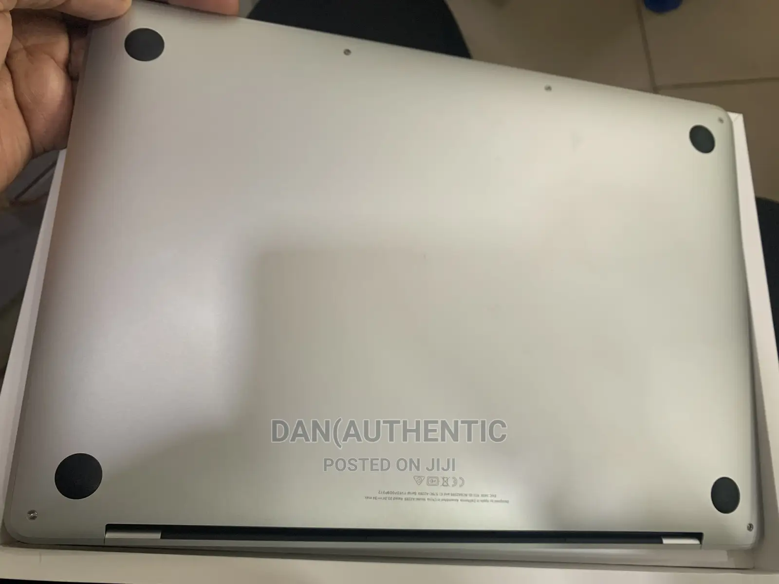 New Laptop Apple MacBook Pro 2020 8GB Intel Core I5 SSD 512GB