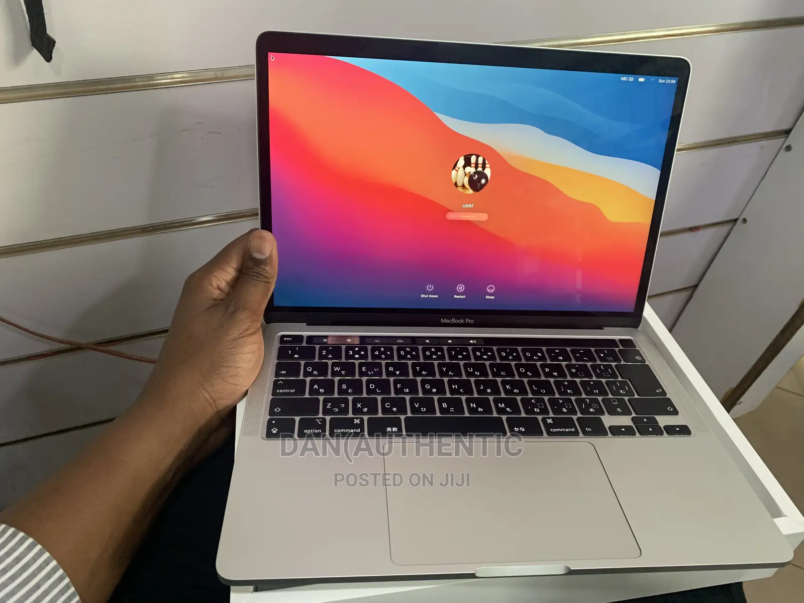 New Laptop Apple MacBook Pro 2020 8GB Intel Core I5 SSD 512GB