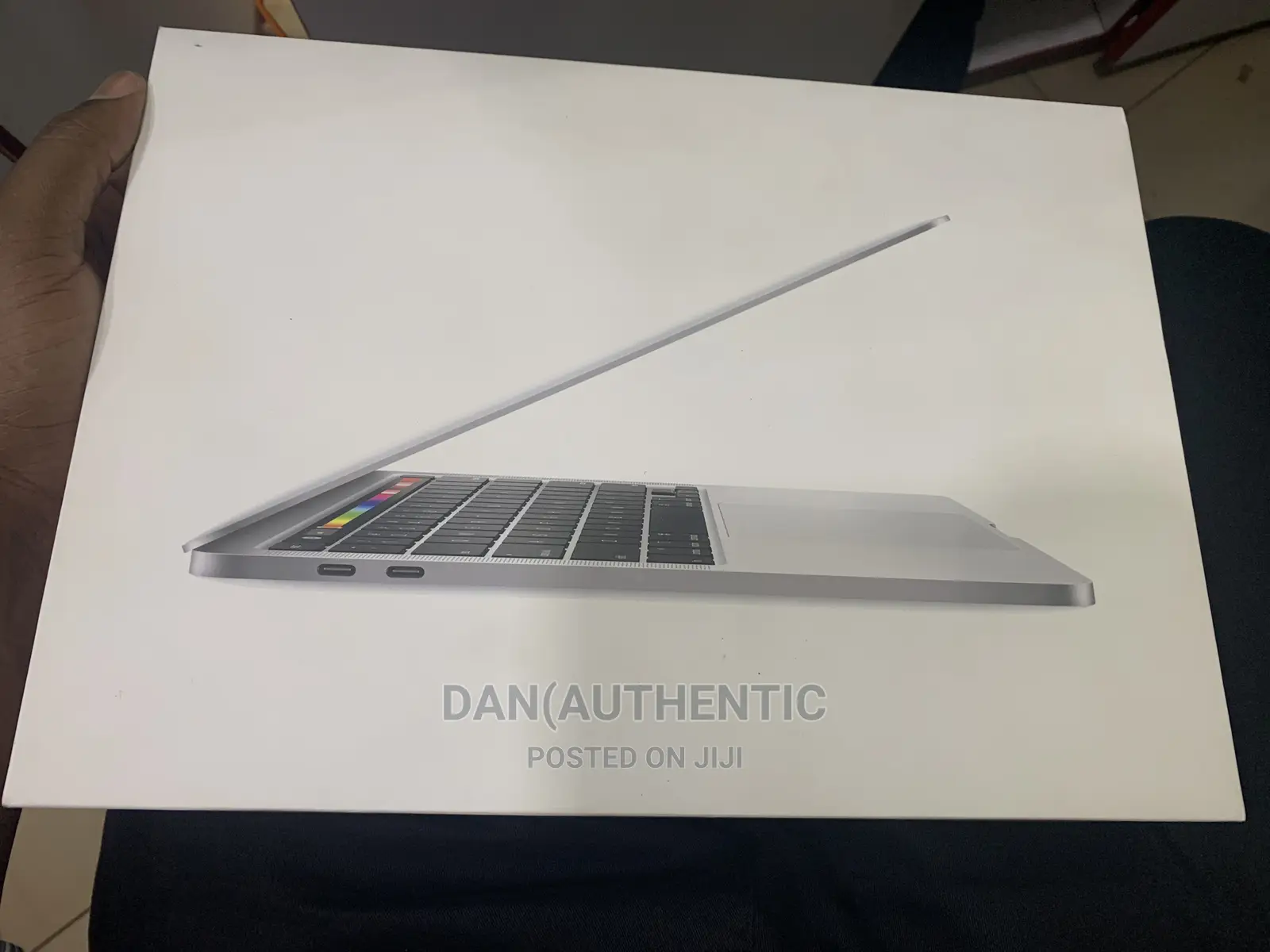New Laptop Apple MacBook Pro 2020 8GB Intel Core I5 SSD 512GB