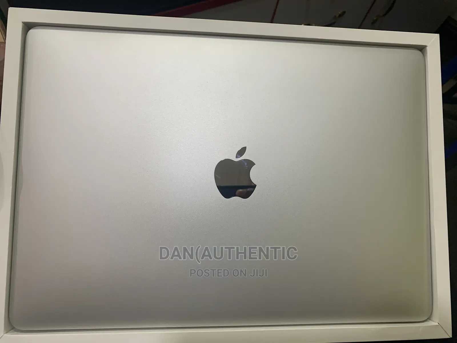 New Laptop Apple MacBook Pro 2020 8GB Intel Core I5 SSD 512GB