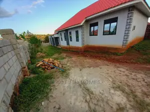 4bdrm House in Kira for Sale