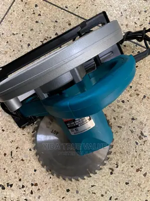 Makita Electric Saw