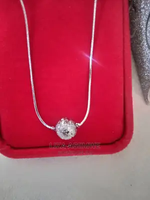 Simple Silver Necklaces Available With the Gift Box