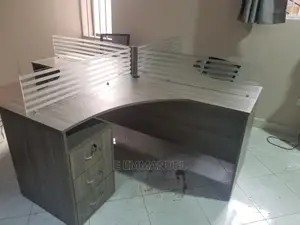 4 Seater Workstation/ Staff Desk