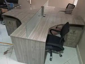 4 Seater Workstation/ Staff Desk