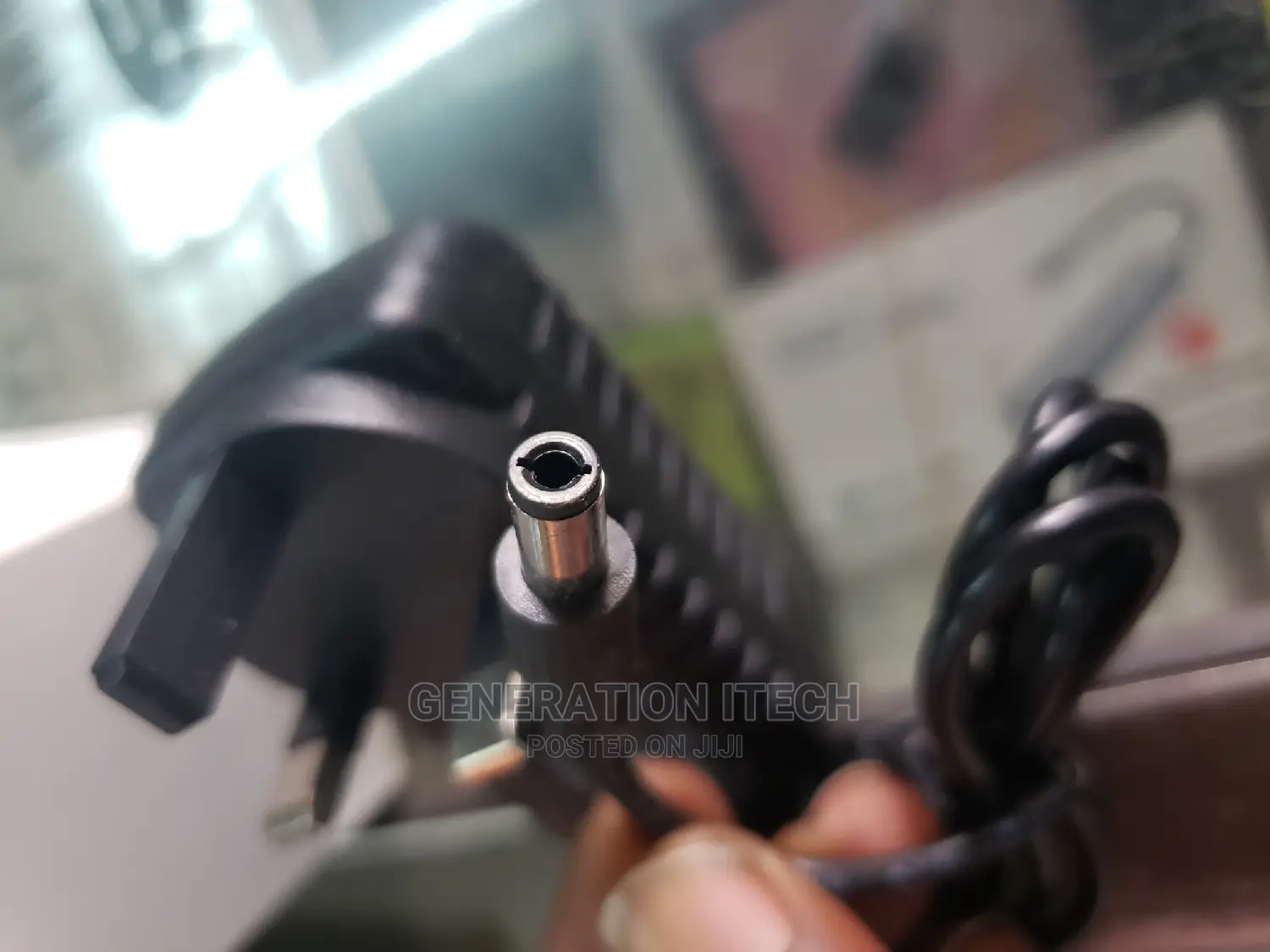 5V 2A Ac/Dc Universal Adapter
