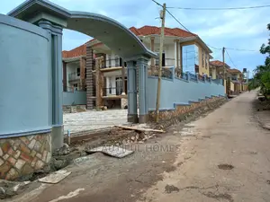 Furnished 6bdrm Mansion in Kira for Sale