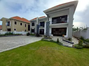 Furnished 6bdrm Mansion in Palace, Kira for Sale