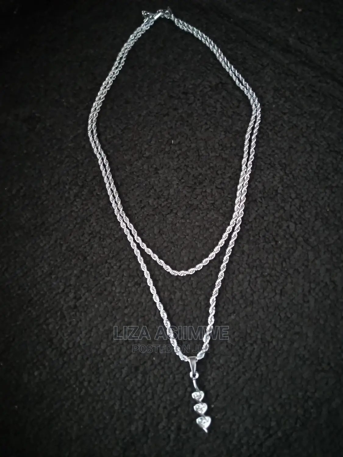 Simple and Unique Double Chain Available