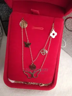 Classy and Unique Necklaces Available With the Gift Box