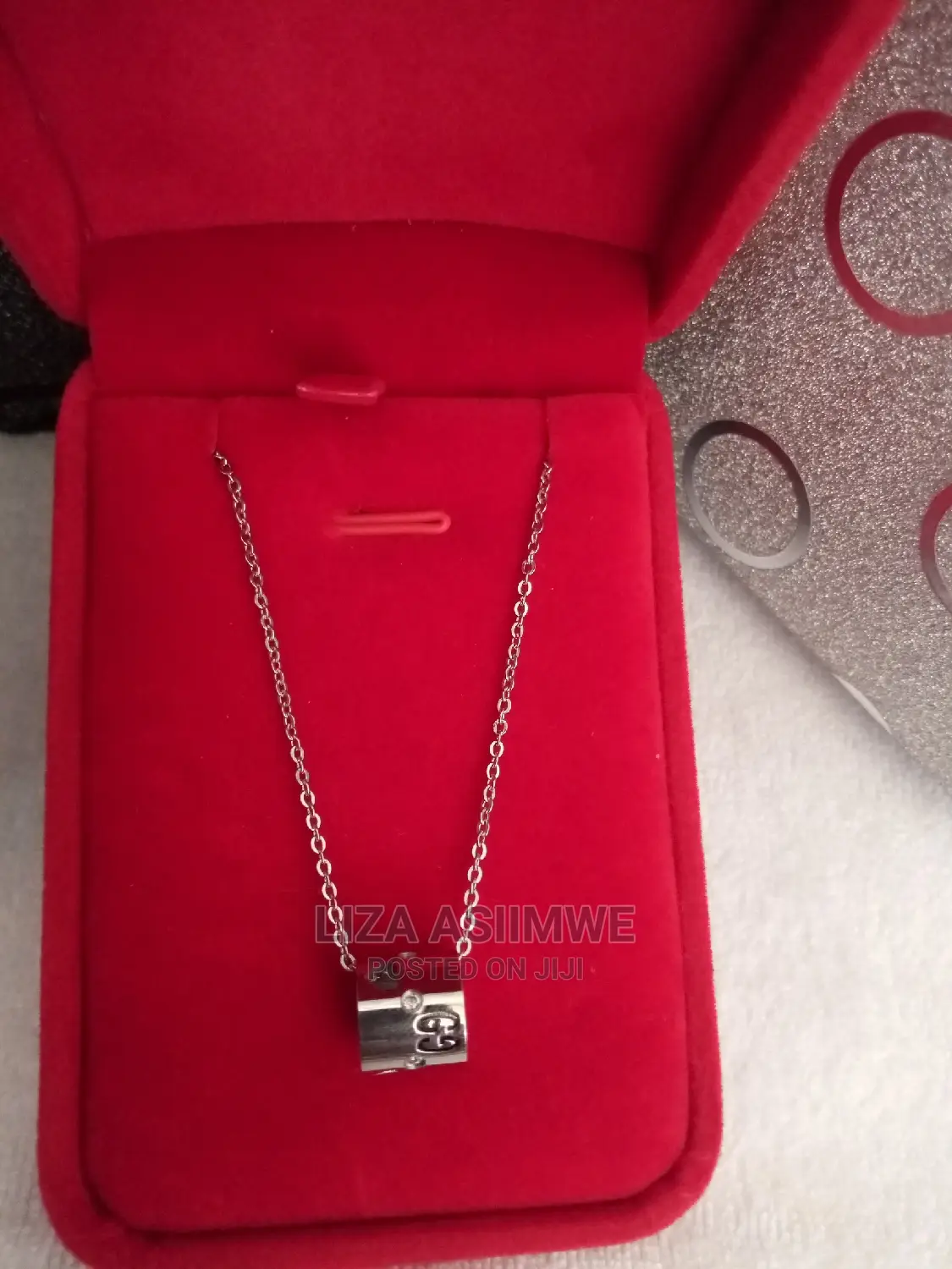 Simple and Unique Necklaces Available With the Gift Box